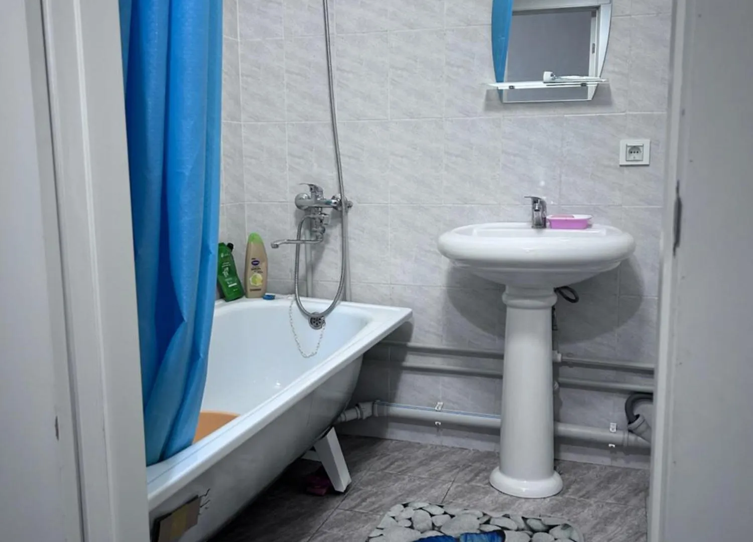 Apartment 2-Х Комнатная Квартира Almaty